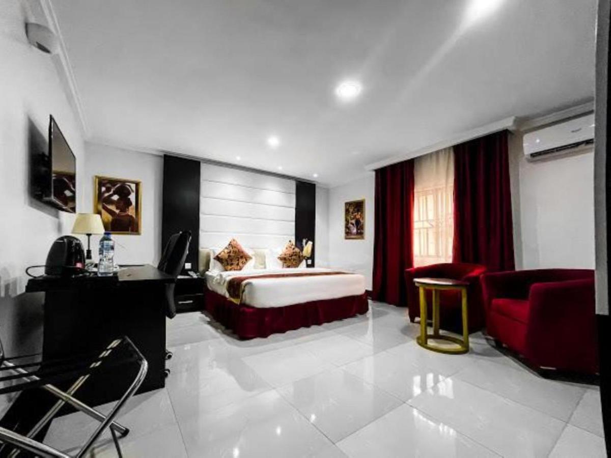 Pasadena Suites ليكى المظهر الخارجي الصورة